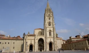 Leon - La cattedrale di San Salvador a Oviedo…